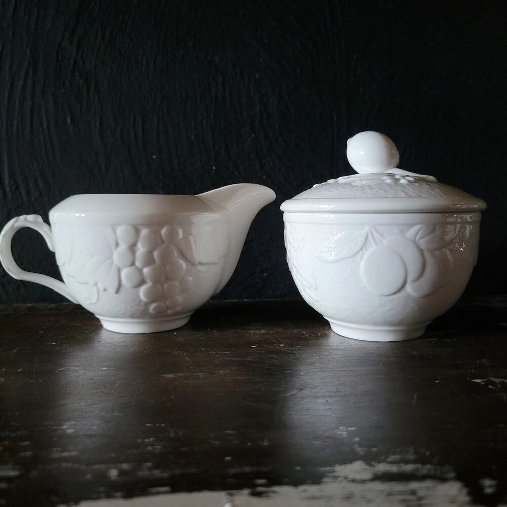 Vintage Victoria & Beale Chardonnay Sugar Bowl & Creamer Set